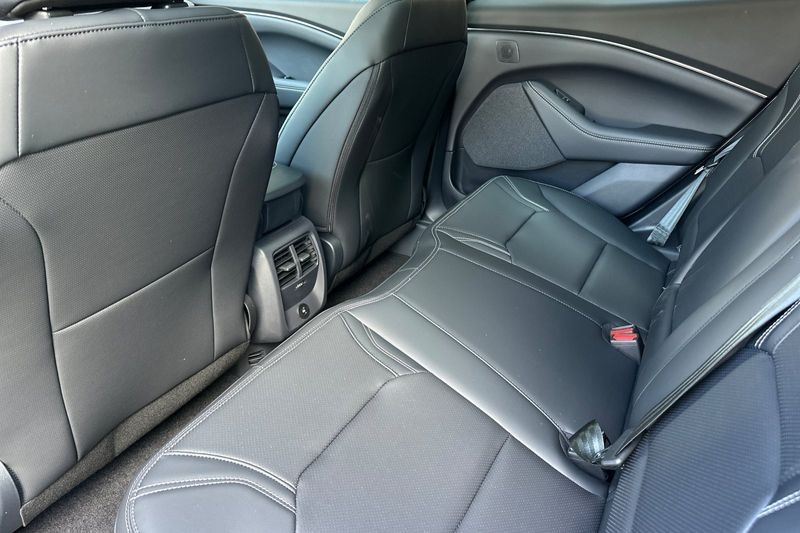 Ford Mustang Mach-E Vehicle Full-screen Gallery Image 12