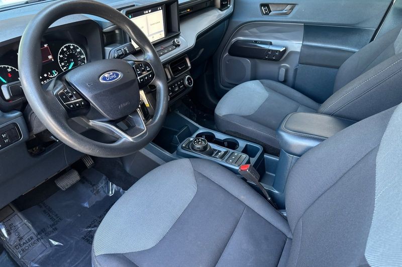 Ford Maverick Vehicle Full-screen Gallery Image 09