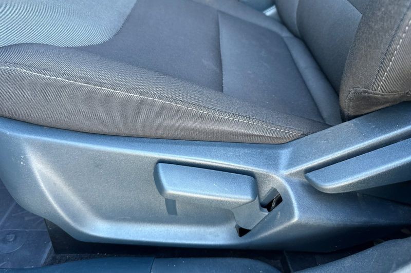 Ford Maverick Vehicle Full-screen Gallery Image 12