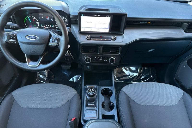 Ford Maverick Vehicle Full-screen Gallery Image 14