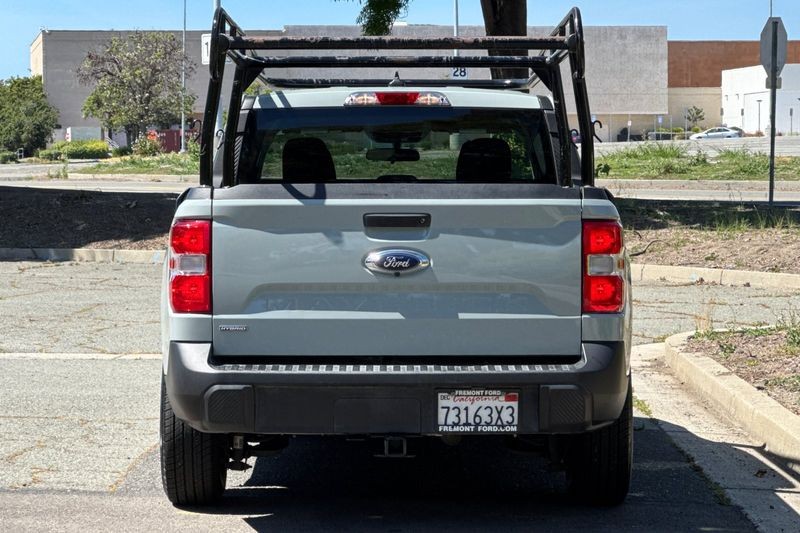 Ford Maverick Vehicle Full-screen Gallery Image 04