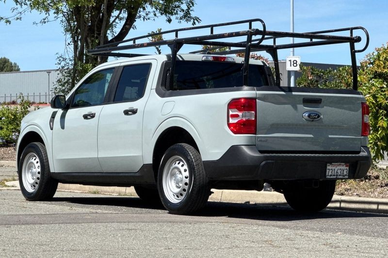 Ford Maverick Vehicle Full-screen Gallery Image 05