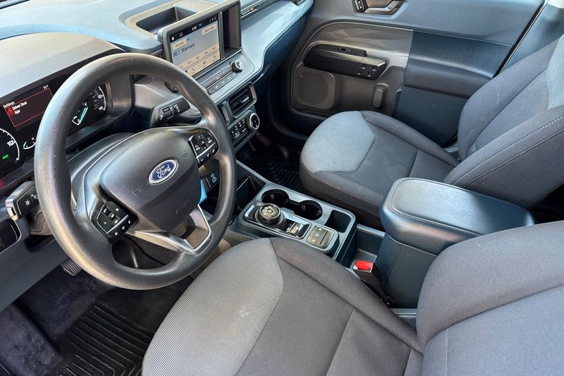 Ford Maverick Vehicle Full-screen Gallery Image 09