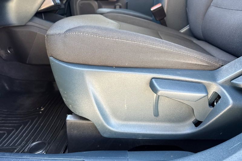 Ford Maverick Vehicle Full-screen Gallery Image 12