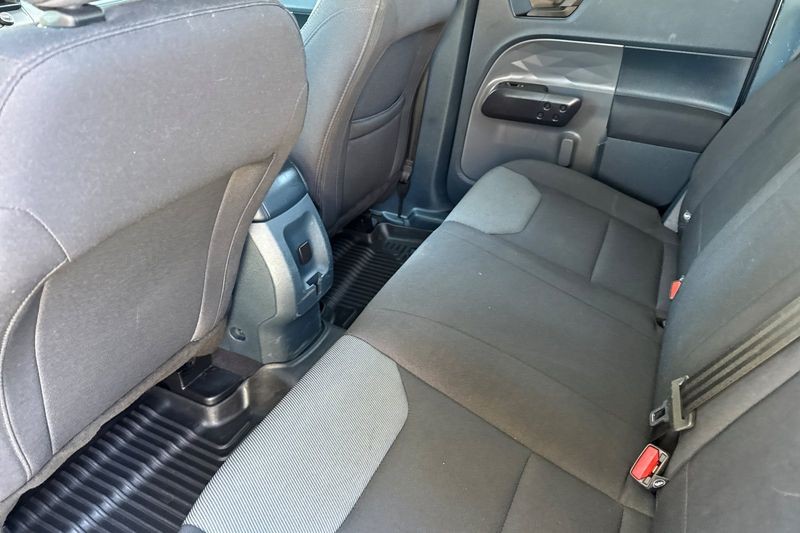 Ford Maverick Vehicle Full-screen Gallery Image 13