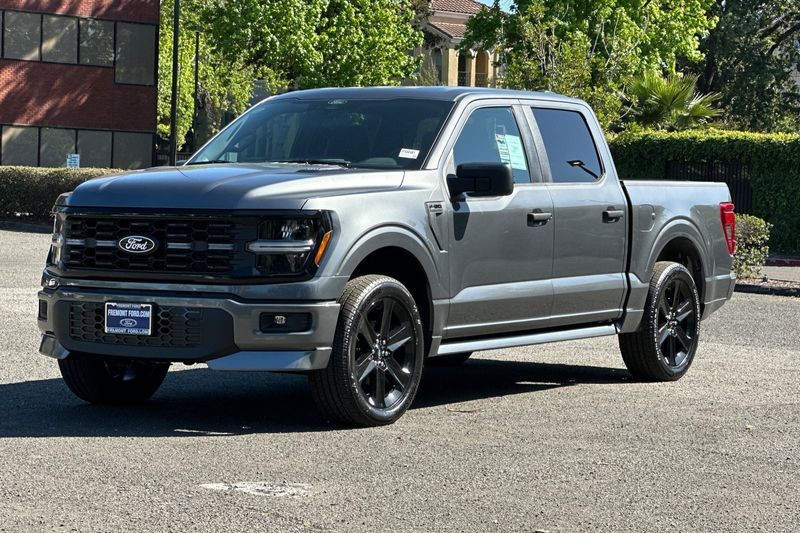Ford F-150 Vehicle Full-screen Gallery Image 07