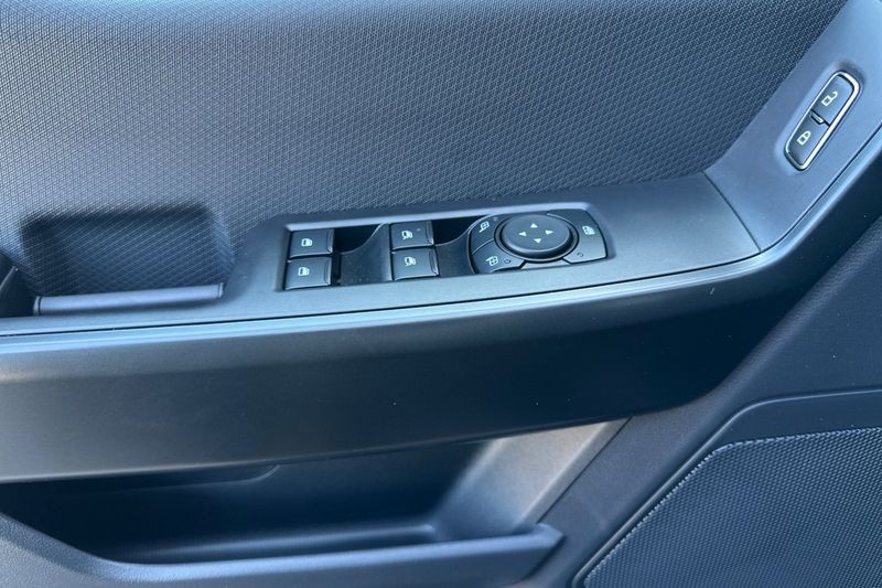 Ford F-150 Vehicle Full-screen Gallery Image 10