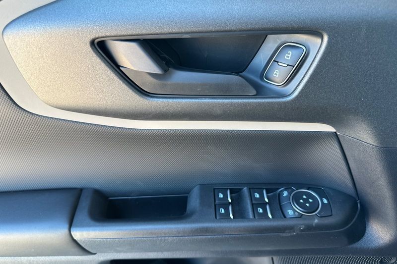 Ford Bronco Sport Vehicle Full-screen Gallery Image 10