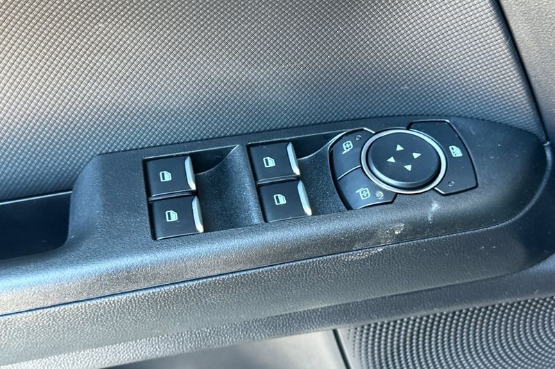 Ford Bronco Sport Vehicle Full-screen Gallery Image 11