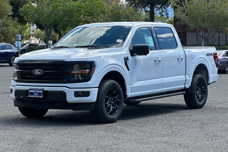 Ford F-150 Vehicle Full-screen Gallery Image 07