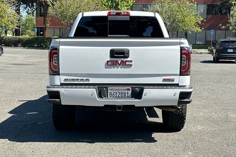 GMC Sierra 1500 Vehicle Full-screen Gallery Image 04