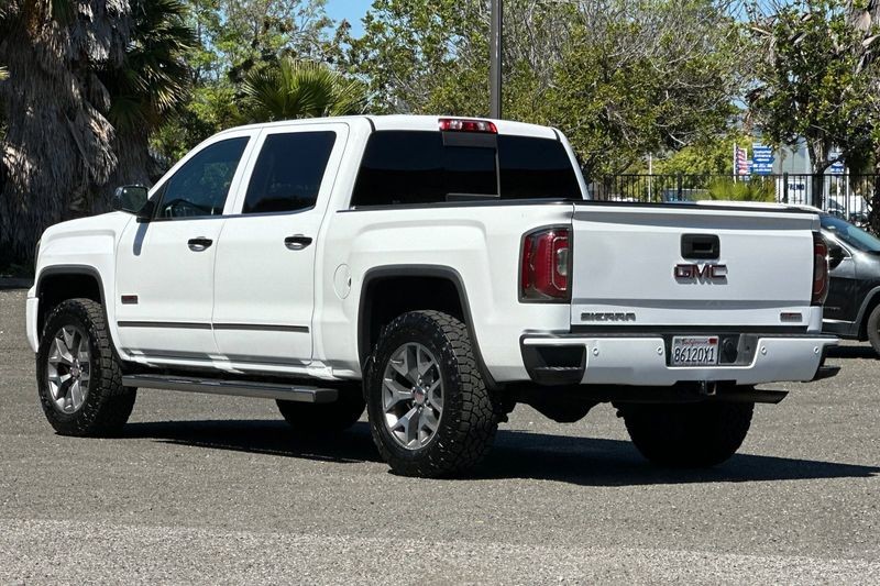 GMC Sierra 1500 Vehicle Full-screen Gallery Image 05
