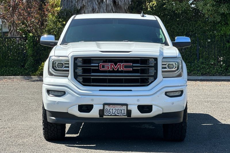 GMC Sierra 1500 Vehicle Full-screen Gallery Image 08