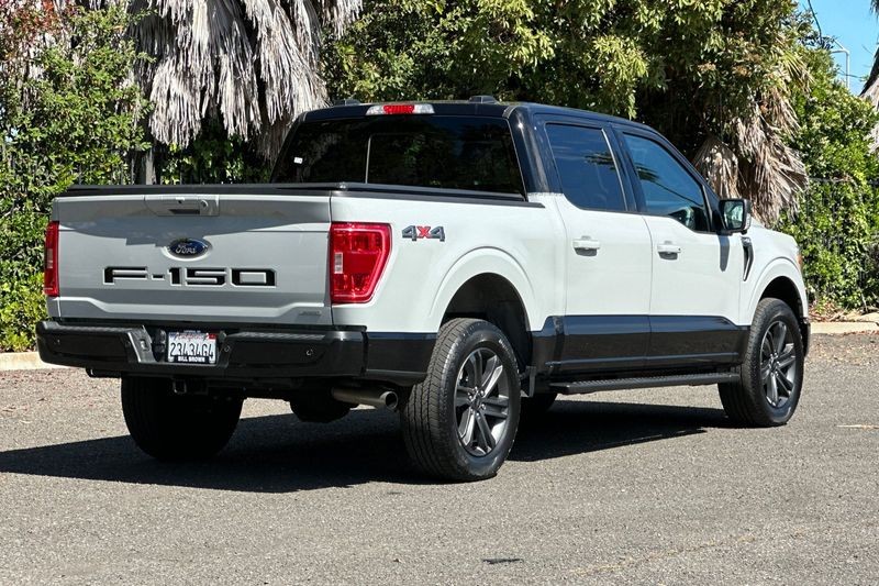 Ford F-150 Vehicle Full-screen Gallery Image 03