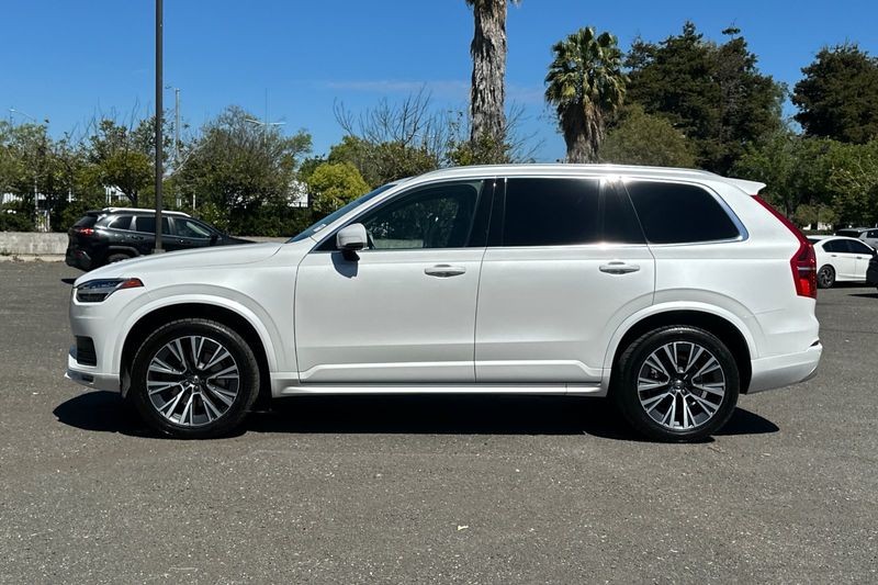 Volvo XC90 Vehicle Full-screen Gallery Image 06