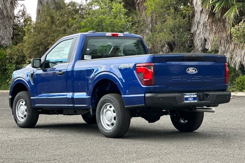 Ford F-150 Vehicle Full-screen Gallery Image 05