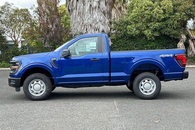 Ford F-150 Vehicle Full-screen Gallery Image 06