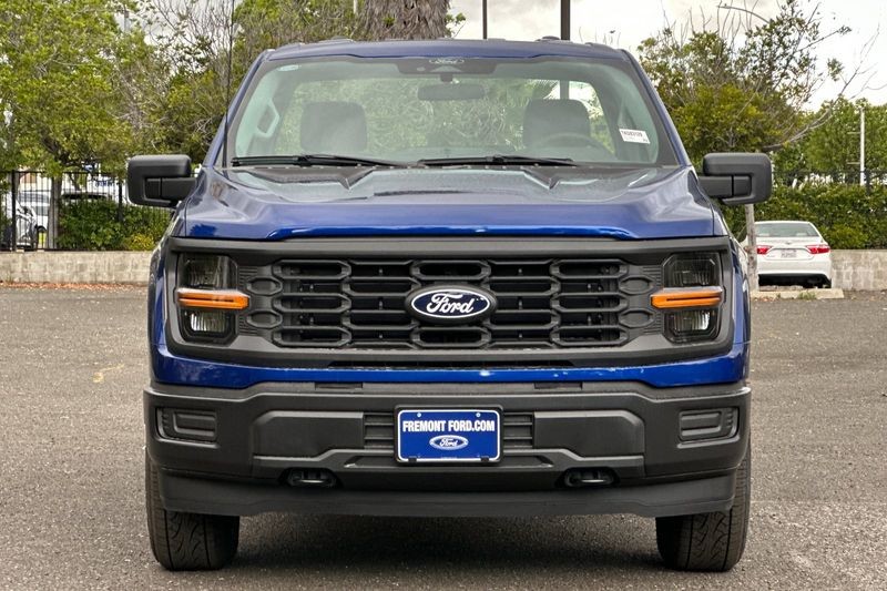 Ford F-150 Vehicle Full-screen Gallery Image 08