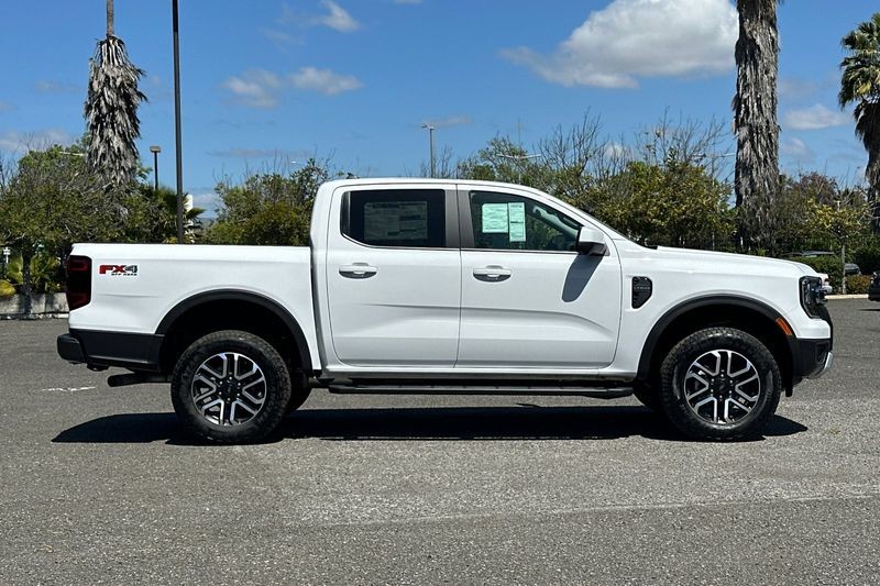 Ford Ranger Vehicle Full-screen Gallery Image 02