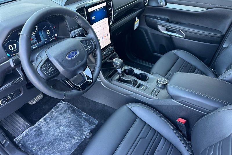 Ford Ranger Vehicle Full-screen Gallery Image 09