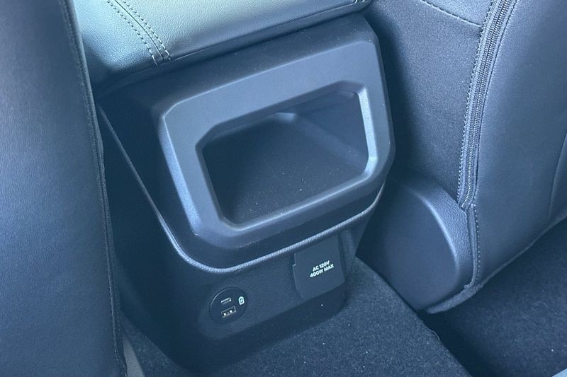 Ford Ranger Vehicle Full-screen Gallery Image 13