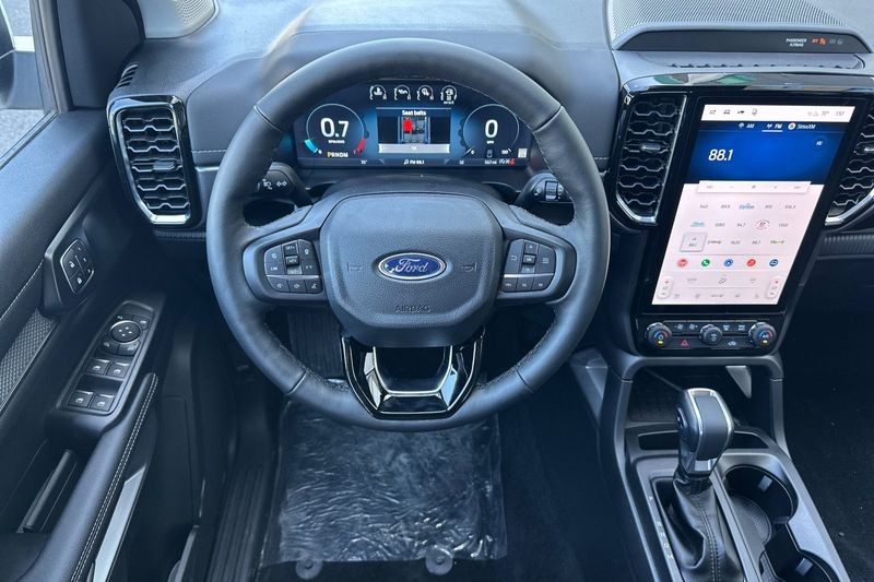 Ford Ranger Vehicle Full-screen Gallery Image 15