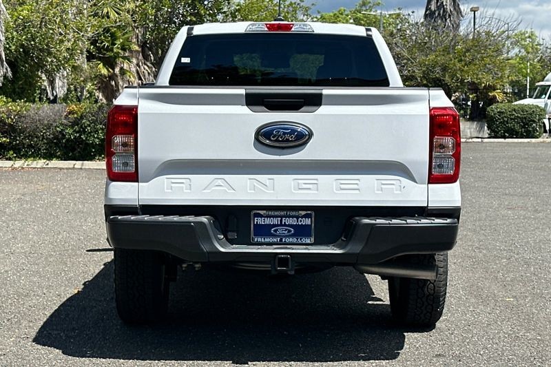 Ford Ranger Vehicle Full-screen Gallery Image 04