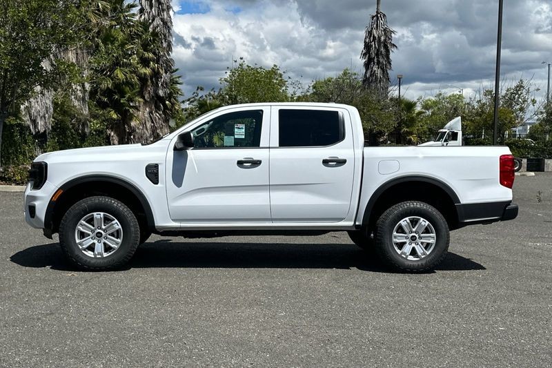 Ford Ranger Vehicle Full-screen Gallery Image 06