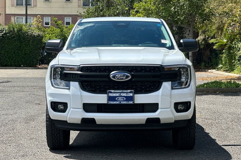 Ford Ranger Vehicle Full-screen Gallery Image 08