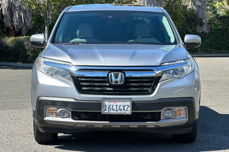 Honda Ridgeline Vehicle Full-screen Gallery Image 08