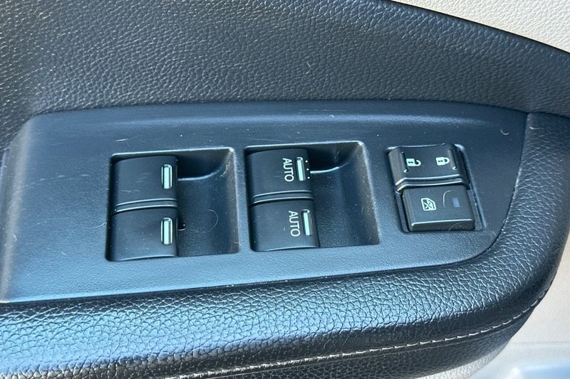 Honda Ridgeline Vehicle Full-screen Gallery Image 11