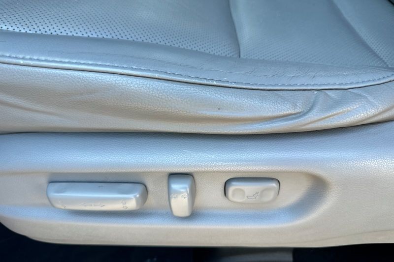 Honda Ridgeline Vehicle Full-screen Gallery Image 12