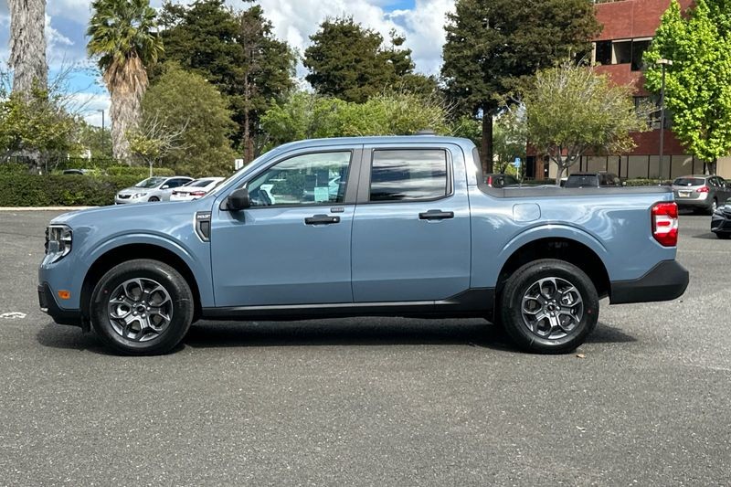 Ford Maverick Vehicle Full-screen Gallery Image 06