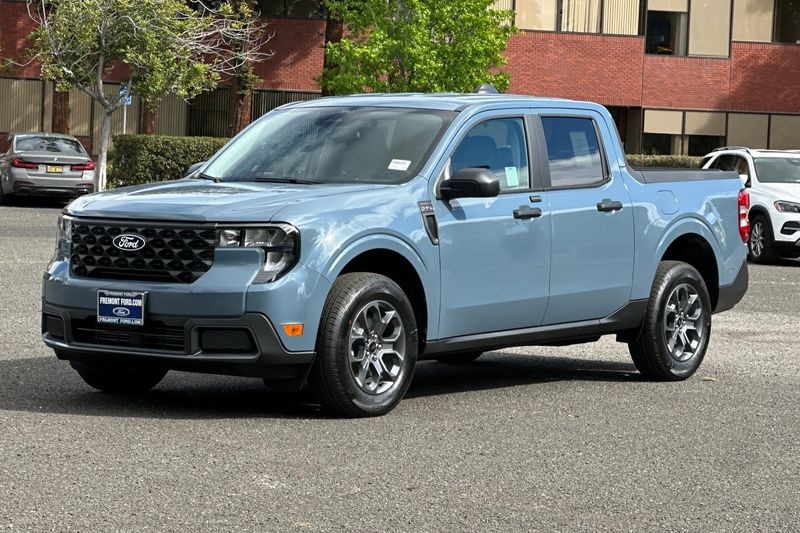 Ford Maverick Vehicle Full-screen Gallery Image 07