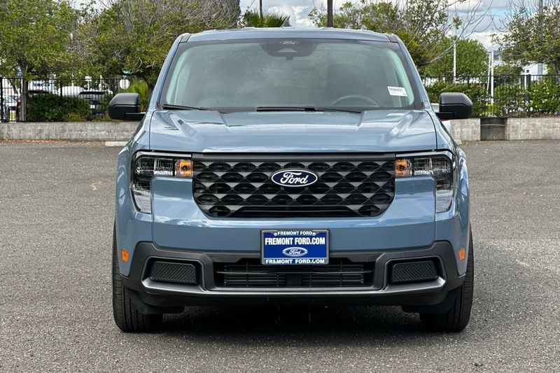 Ford Maverick Vehicle Full-screen Gallery Image 08