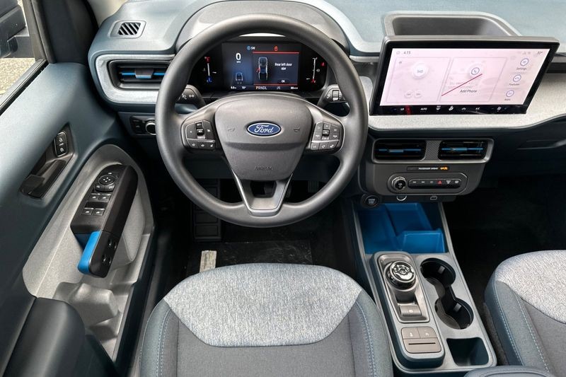 Ford Maverick Vehicle Full-screen Gallery Image 14