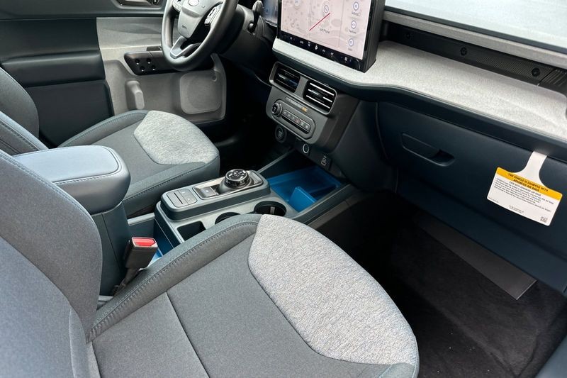 Ford Maverick Vehicle Full-screen Gallery Image 15