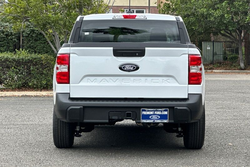 Ford Maverick Vehicle Full-screen Gallery Image 04