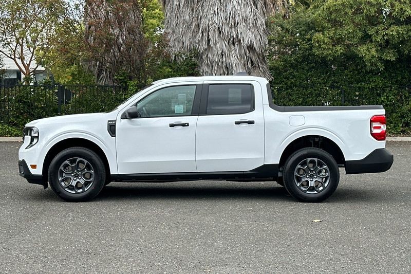 Ford Maverick Vehicle Full-screen Gallery Image 06