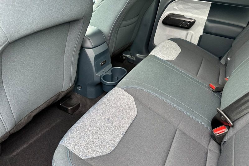 Ford Maverick Vehicle Full-screen Gallery Image 12