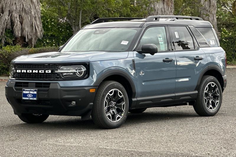 Ford Bronco Sport Vehicle Full-screen Gallery Image 07