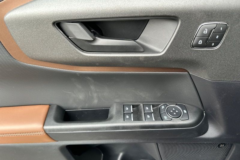 Ford Bronco Sport Vehicle Full-screen Gallery Image 10