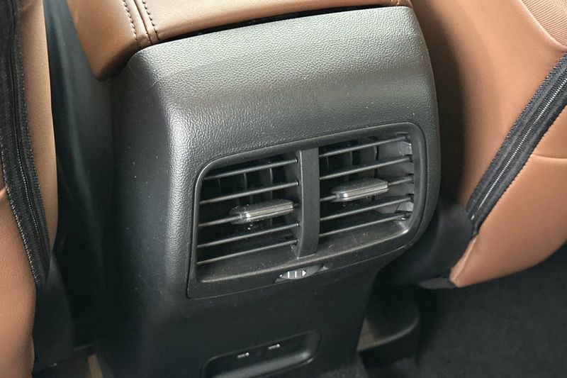 Ford Bronco Sport Vehicle Full-screen Gallery Image 13