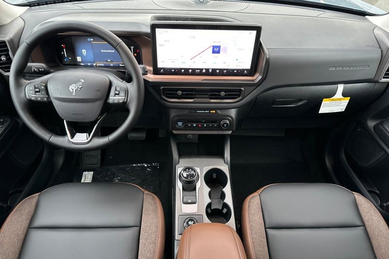 Ford Bronco Sport Vehicle Full-screen Gallery Image 14