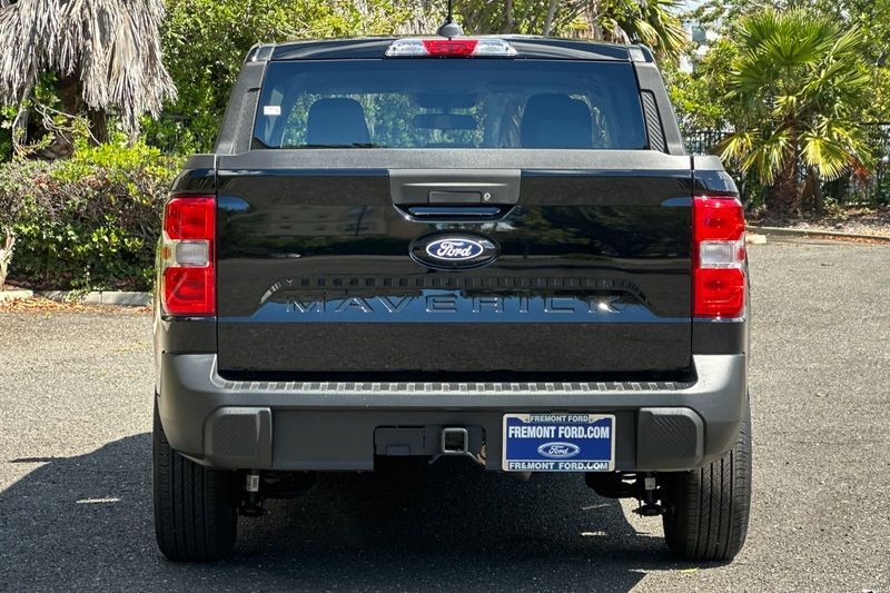 Ford Maverick Vehicle Full-screen Gallery Image 04