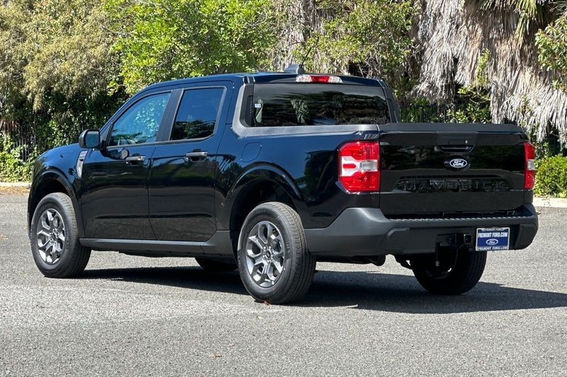 Ford Maverick Vehicle Full-screen Gallery Image 05