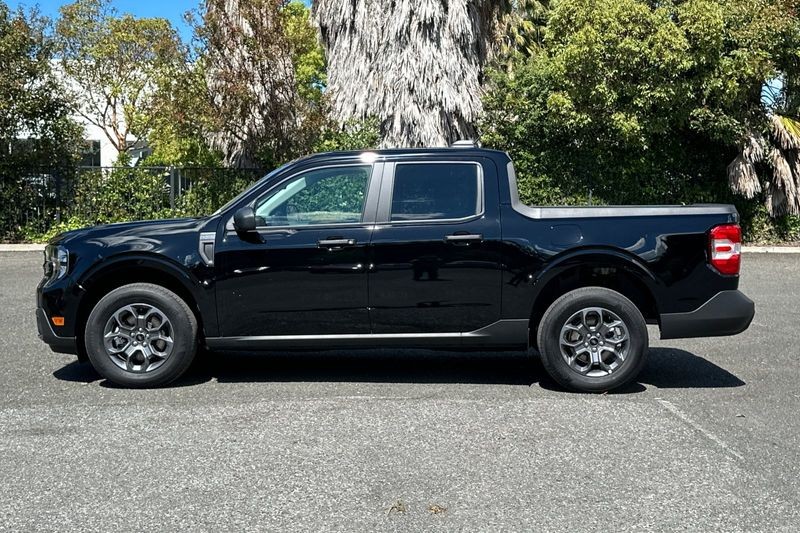 Ford Maverick Vehicle Full-screen Gallery Image 06