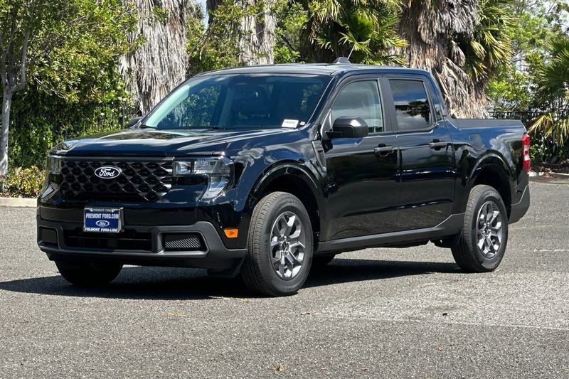 Ford Maverick Vehicle Full-screen Gallery Image 07