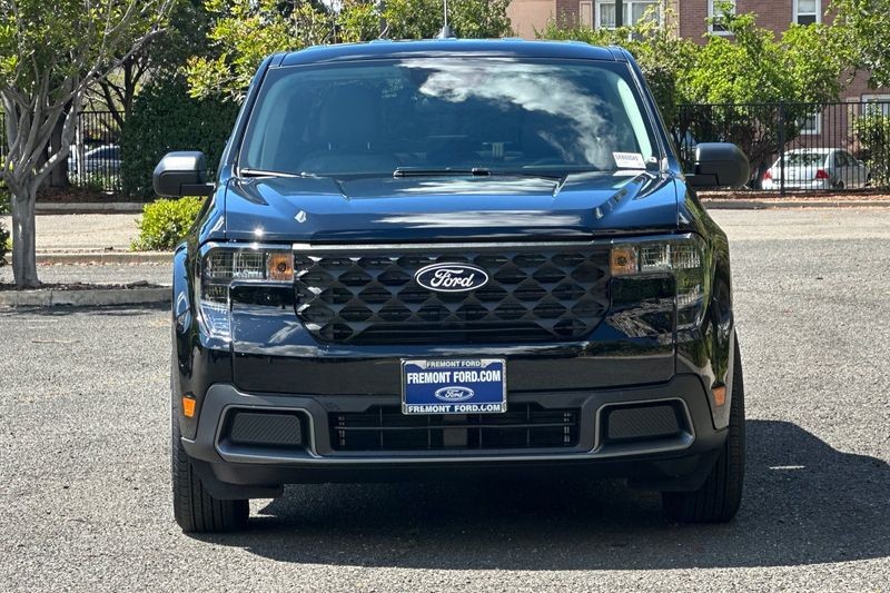 Ford Maverick Vehicle Full-screen Gallery Image 08