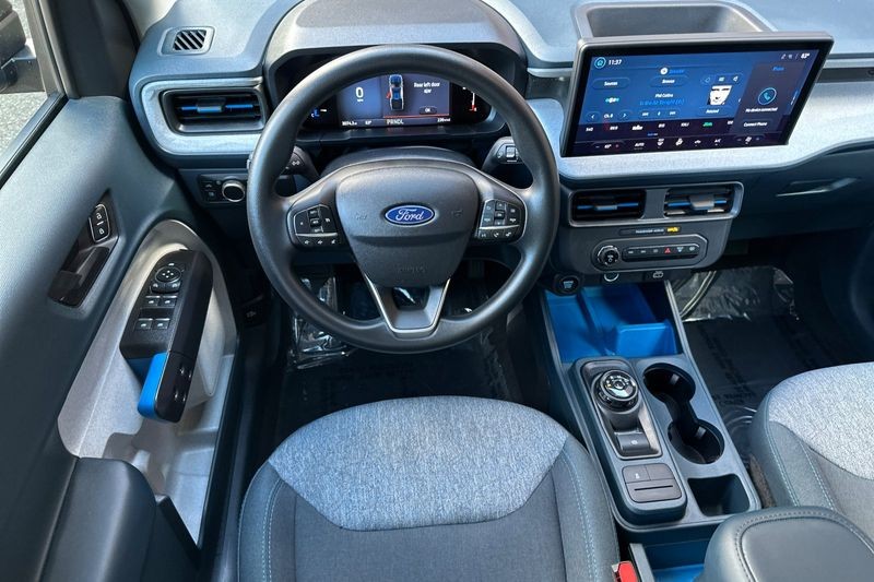 Ford Maverick Vehicle Full-screen Gallery Image 15